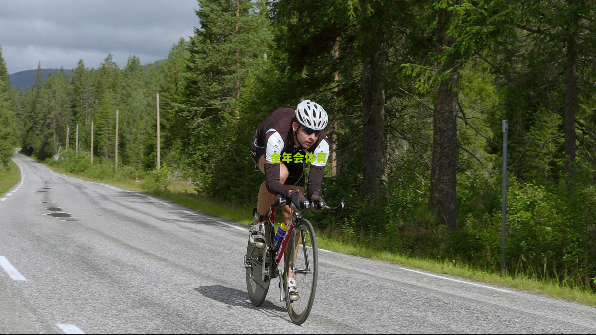 苏亚雷斯坦承生涯争议，我并非完美榜样，但真实面对自我与足球